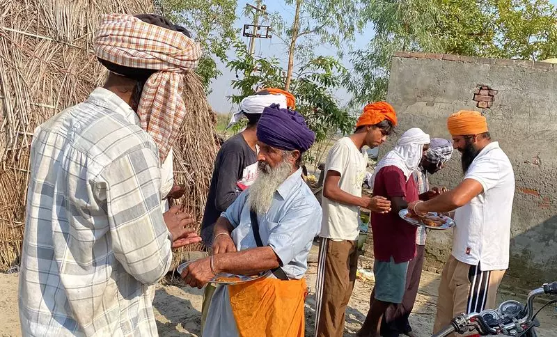 Sweet Diwali Gesture: Flood-Hit Volunteers in Jalandhar Served Besan Barfi by Locals