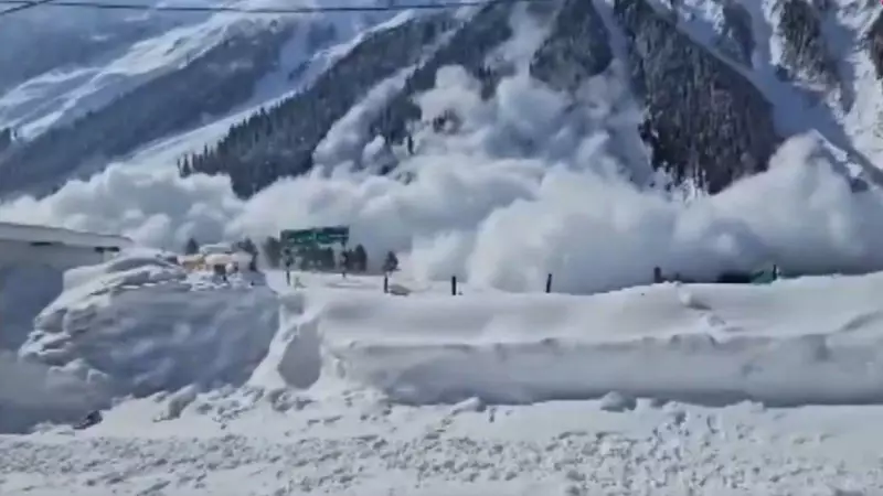 Tragedy in Nepal: 9 Climbers Perish in Separate Avalanches on Himalayan Peaks