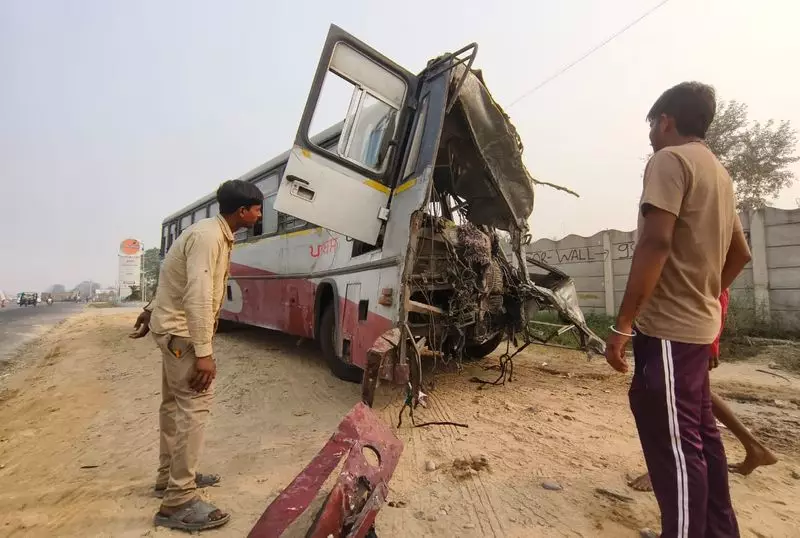 Tragic Bus-Truck Collision on Sirhind Road Claims Conductor's Life, Leaves 12 Passengers Injured