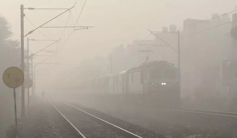 Tricity Shrouded in Dense Fog for 4th Day; IMD Issues Orange Alert