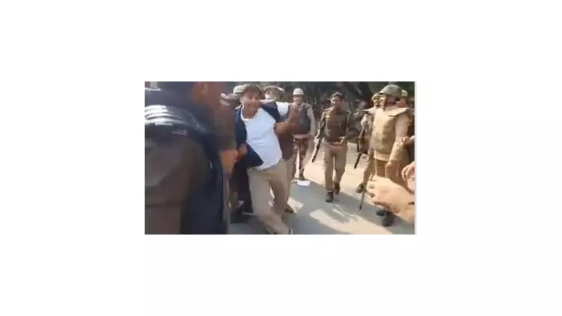 UP Police Lathi-Charge MGNREGA Protesters in Lucknow, Congress Slams Govt