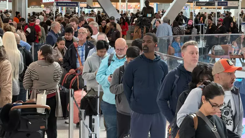 US Government Shutdown Sparks Chaos at Houston Airport: Massive Security Delays Leave Travellers Fuming | Exclusive Report