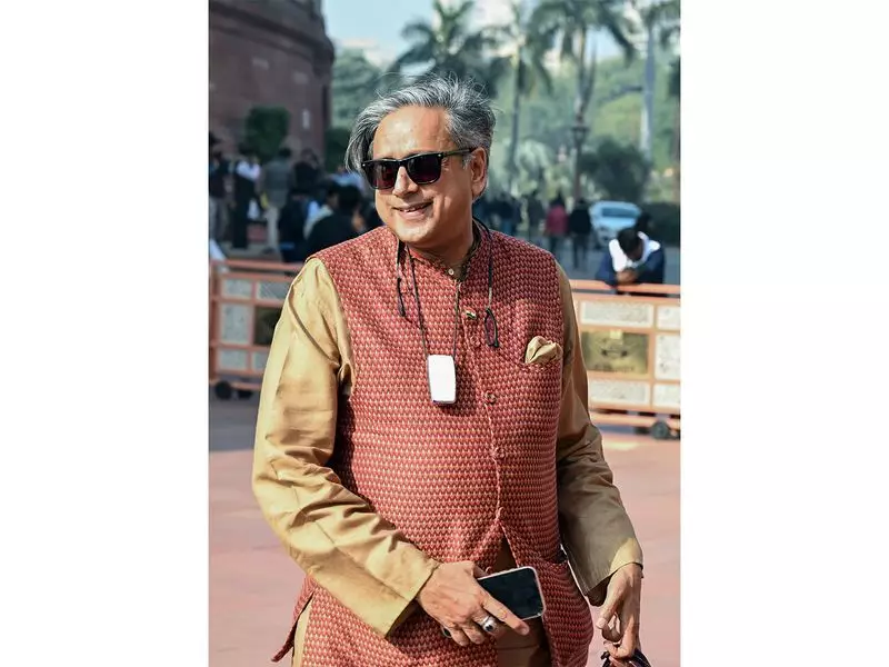 Vaibhav Suryavanshi's Record 185 Sparks Praise from Sachin Tendulkar & Shashi Tharoor