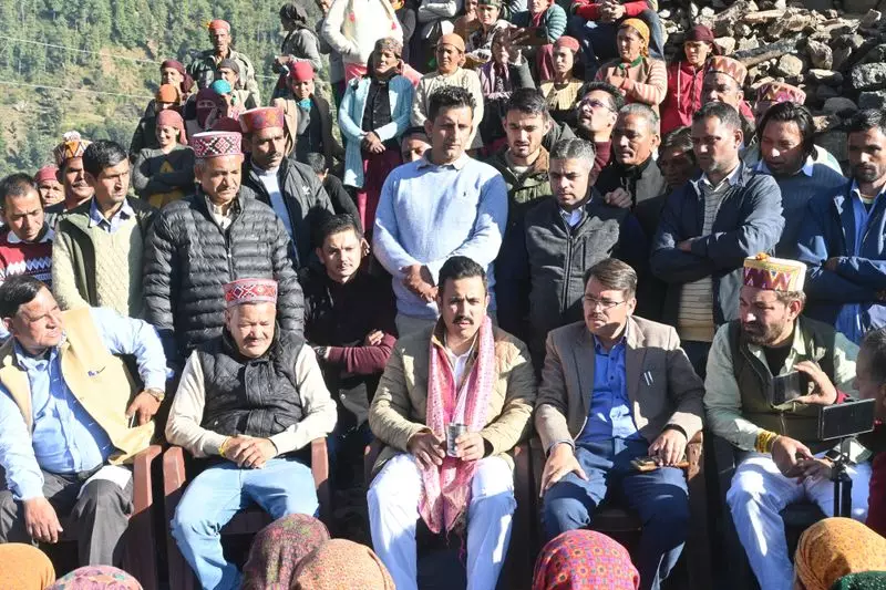 Vikramaditya Singh Inspects Banjar Fire Damage, Pledges Full Support