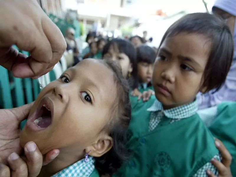 WHO Declares Indonesia Polio-Free After 4-Year Eradication Effort