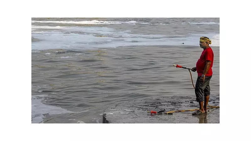 Yamuna Pollution Sparks Political Firestorm: AAP vs BJP Clash Over River Cleanup Before Chhath Puja