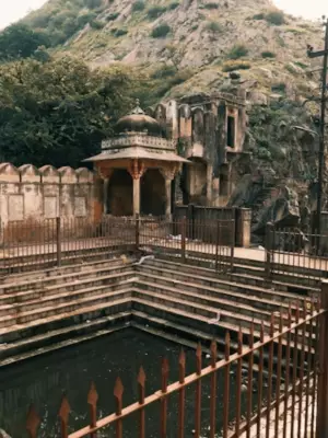 8 Hidden Indian Gems: From Misty Hills to Grand Canyons