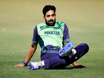 Melbourne Stars Crush Sydney Thunder by 9 Wickets in BBL|13