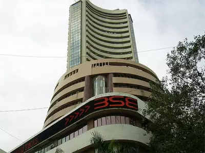 Sensex Plunges 455 Points on Foreign Fund Outflows, Trade Concerns