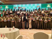 Burnett Homeopathy Gifts 100 MacBooks to Employees at Jim Corbett Event