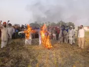 Farmers and Workers Burn Effigies Across Amritsar to Protest Electricity Bill
