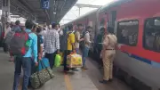 Indian Railways Sees Massive Festive Rush: Over 2.5 Crore Passengers Travel in 24 Days