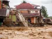 Indonesia Flood and Landslide Death Toll Reaches 442, 402 Missing