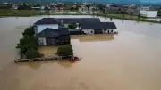 Indonesia Floods Kill 94 in Sumatra, Dozens Missing