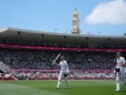 Joe Root's Unbeaten Century Powers England Past 300 at Lunch on Day 2 of Ashes 5th Test