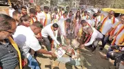 Karnataka Rakshana Vedike Burns MP DK Suresh's Effigy Over Lok Sabha Speaker Letter