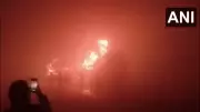 Major Fire Engulfs Buses on Delhi-Agra Expressway in Mathura, Casualties Feared