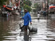 Pakistan's Elite-First Flood Relief Policy Sparks Outrage Among Lawmakers