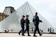 Paris Police Admit Louvre Security Failures After Multi-Crore Jewel Heist