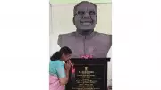 President Murmu Honors Legacy of K.R. Narayanan with Bust Unveiling at Kerala Raj Bhavan