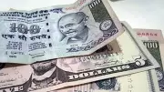 Rupee Falls for 4th Day, Closes at 90.28 vs Dollar on Global Jitters