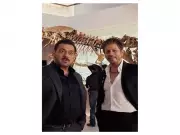 SRK & Salman Khan Visit Louvre Abu Dhabi, Spark Fan Frenzy