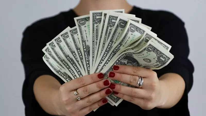 AI's Circular Deals Frenzy: Strategic Genius or Bubble Trouble? Experts Weigh In