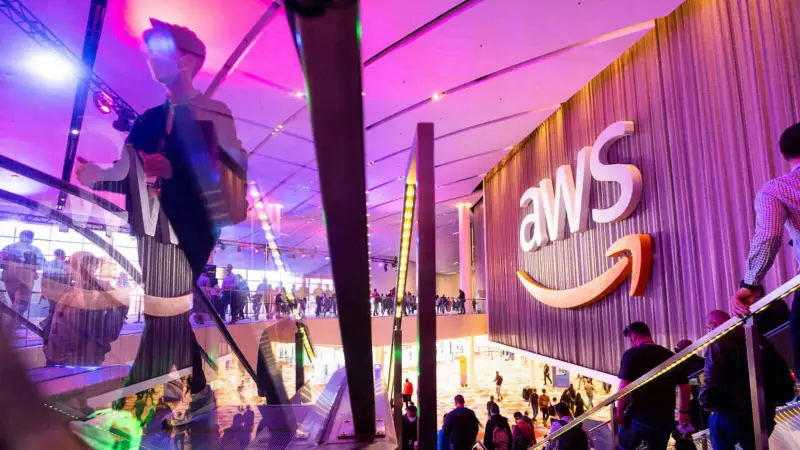 Amazon Web Services Crash Creates Internet Chaos: Major Platforms Including Coinbase, Snapchat, Robinhood Go Offline