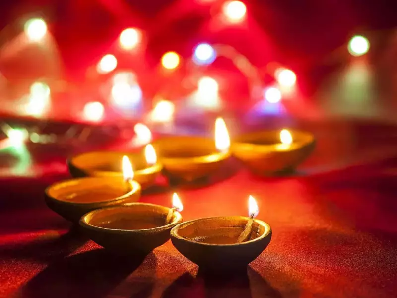 Brighten Your Diwali 2021: Best WhatsApp Messages, SMS & Festive Images to Share