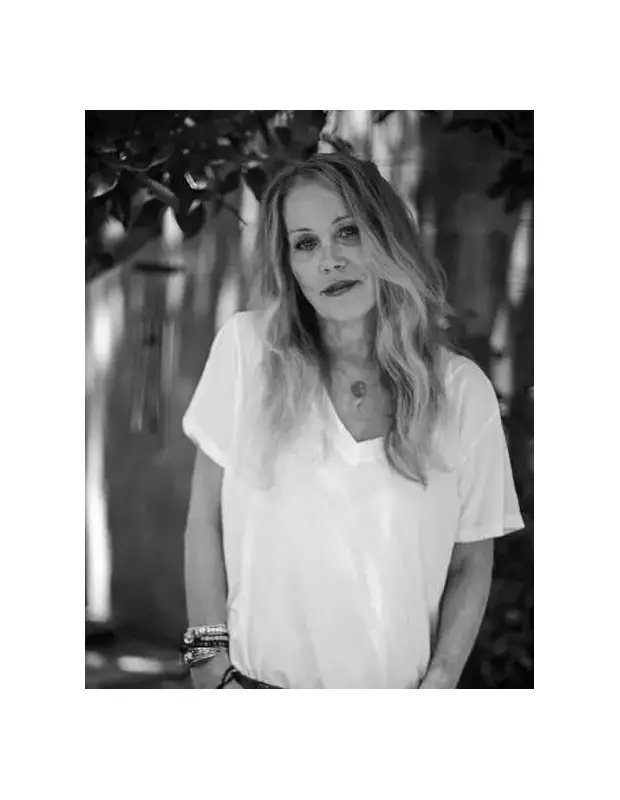 Christina Applegate Pens Powerful Memoir to Combat Loneliness: 'You Are Not Alone'