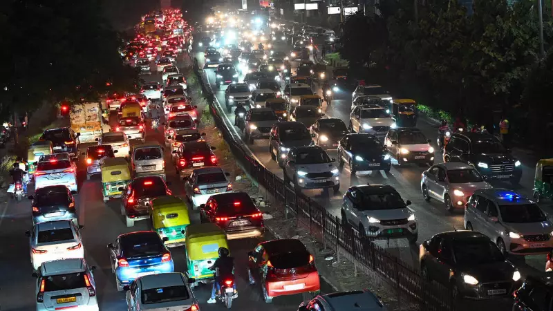 Delhi NCR Chokes: Dhanteras Traffic Nightmare Meets Toxic Air Crisis | Mint