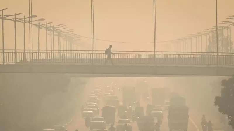 Delhi's Diwali Dawns Under Toxic Blanket: Severe Air Quality Despite GRAP-2 Restrictions