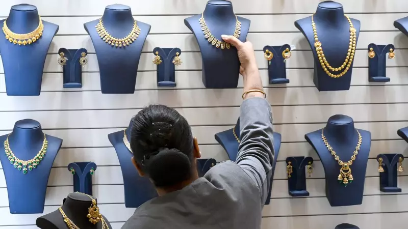 Dhanteras 2025 Creates History: Indians Splurge ₹1 Lakh Crore on Gold & Silver in Pre-Diwali Rush