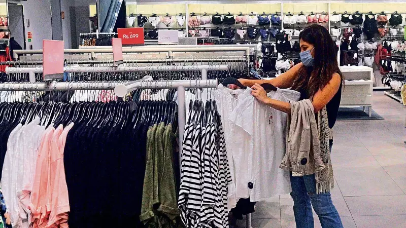 Diwali Retail Boom: GST Cuts Fuel Record ₹6 Trillion Sales Surge