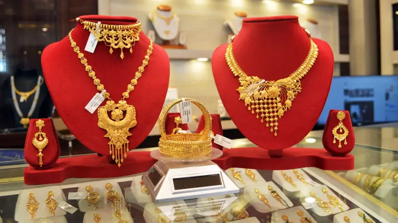 Gold Rush Goes Digital: Get Your Dhanteras Gold Delivered in Minutes via Blinkit, Zepto & More!