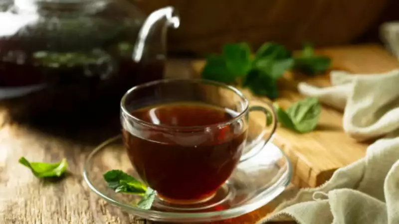 Harvard Doctor Reveals: 5 Simple Steps to Transform Your Regular Black Tea into a Powerful Anti-Inflammatory Elixir