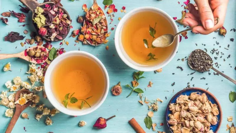 Harvard Gastroenterologist Reveals: 3 Herbal Teas That Beat Bloating Instantly!