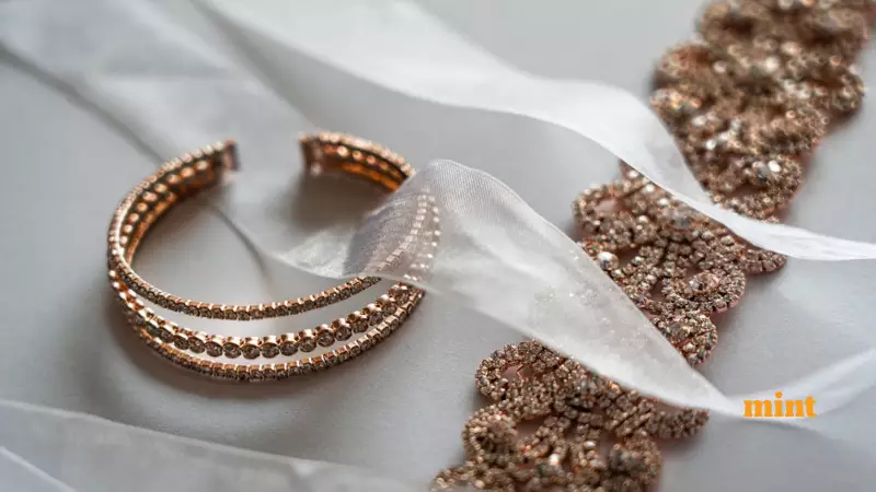 Heartbreaking Moment: Employee Accidentally Shatters ₹1.23 Crore Worth of Bangles, Owner's Reaction Goes Viral