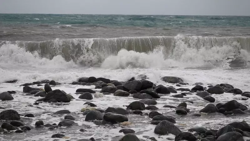 Hurricane Melissa Smashes Records: 2025's First Category 5 Storm Stuns Meteorologists