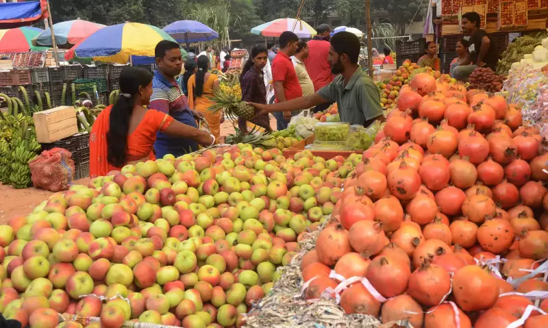 Post-Chhath Puja Fruit Bonanza: Banana, Apple & Orange Prices Plummet in Ranchi Markets