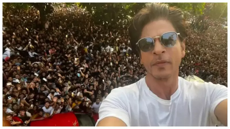 Shah Rukh Khan's Hilarious Response To Fan Asking For A Room In Mannat Goes Viral!