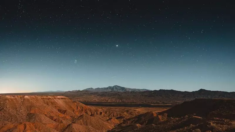 Stargazer's Delight: How to Spot JWST, Voyager 1 & Other Space Legends in October's Night Sky