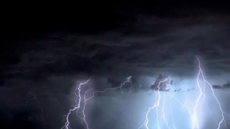 US Weekend Storm Alert: Little Rock, St. Louis, Memphis Face HIGH RISK Severe Weather Threat