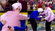 Diljit Dosanjh Bows Down to Touch Amitabh Bachchan's Feet in Heartwarming Moment - Big B Calls Him 'Punjab Da Puttar'