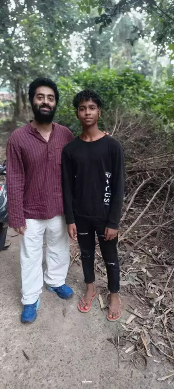 Arijit Singh's Simple Scooter Ride in Dumka Charms Fans