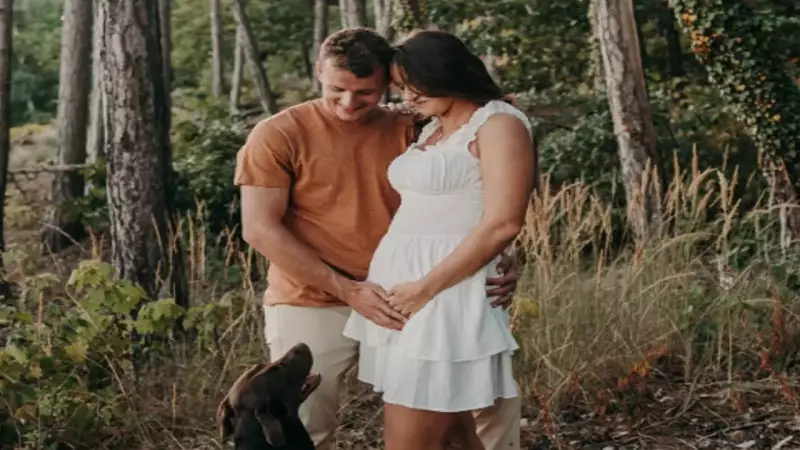 Canucks' David Kampf Expecting Second Child with Wife Elisha in March 2026