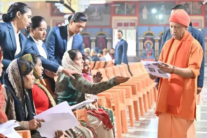 CM Yogi Adityanath Pledges Full Medical Cost Support in Gorakhpur