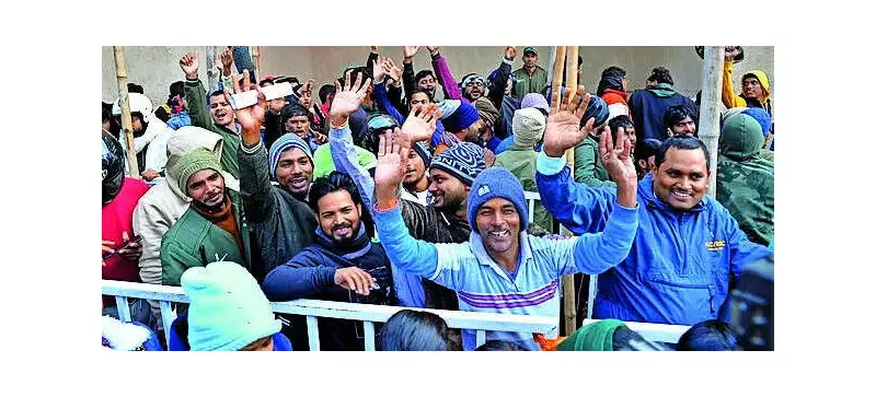 Cricket Frenzy in Ranchi: Fans Brave Cold for India-South Africa ODI Tickets