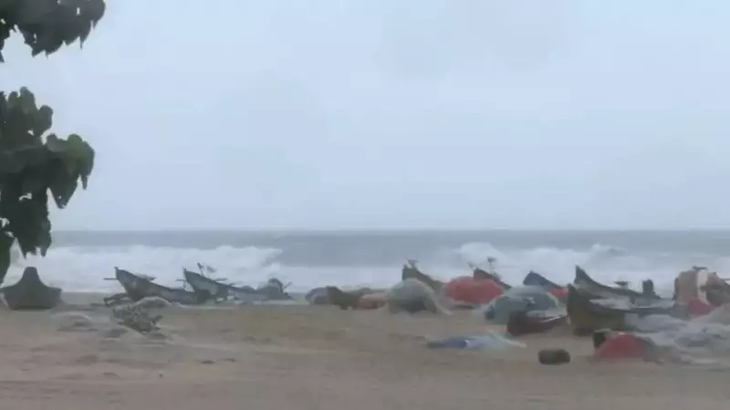 Cyclone Ditwah: Chennai Airport Cancels 47 Flights, IMD Issues Red Alert