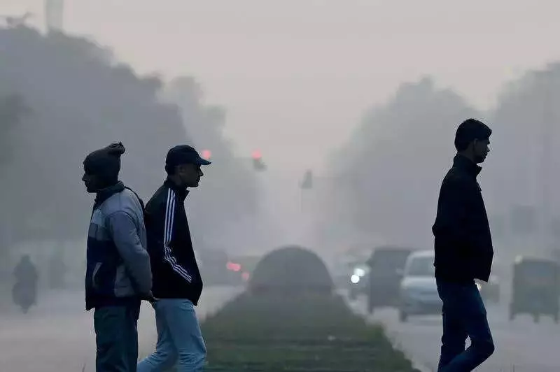 Delhi AQI Drops to 'Poor' at 290, But Relief May Be Brief